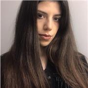 Insegnante madrelingua di tedesco, sono laureata in mediazione linguistica e interculturale, insegno da anni tedesco sia a studenti che a persone adulte che vogliono lavorare con il tedesco